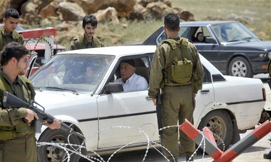 Un agent libanais raconte: "Israël me traite comme un chien"