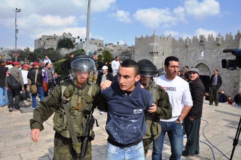 اسرائيل تعتقل 6 فلسطينيين ومستوطنون يقتحمون الأقصى