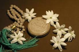 ေျမခဲေပၚ  စဂ်္သာ  ျပဳျခင္း။