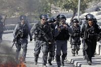 صہیونی فوجیوں کا الخلیل پر حملہ