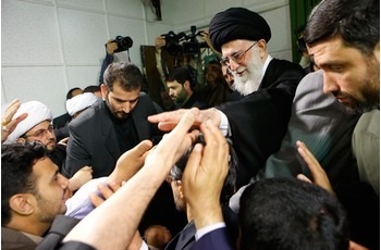 İmam Hamaney: 'Amerika İran'a Diz Çöktüremedi'