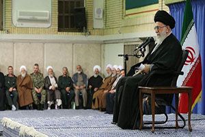 Речь лидера исламской революции в кругу ополченцев