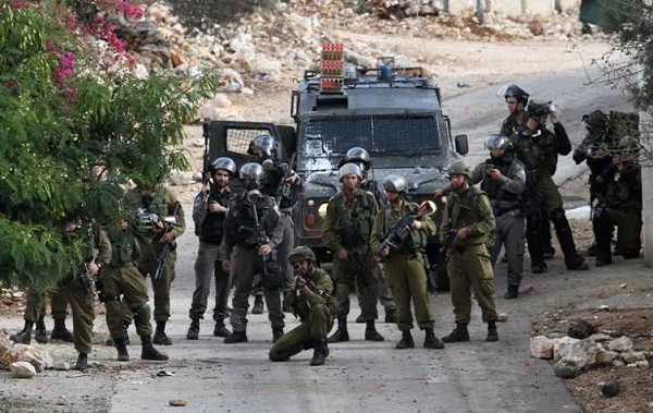 قوات الاحتلال تستهدف المزارعين الفلسطينيين شرق خان يونس
