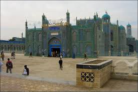 افغانستان میں مزار شریف پر بم دھماکہ