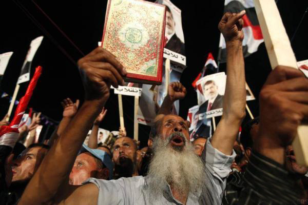 قتلى واصابات واعتقالات واسعة في مظاهرات نظمها سلفون في مصر