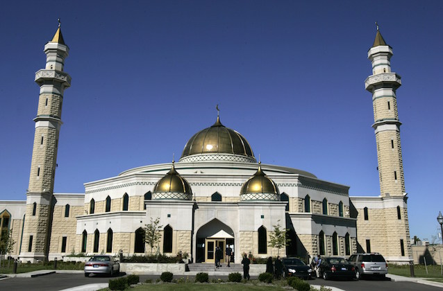 The US: Muslims Not Allowed To Rent A Worship Space