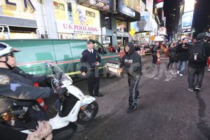  अमेरिका में पुलिस अधिकारियों के ख़िलाफ़ कार्यवाही पर विचार। 