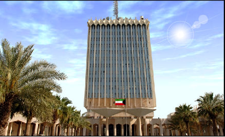 عناصر الشرطة تبطل قنبلة وضعت أمام وزارة الإعلام الكويتية