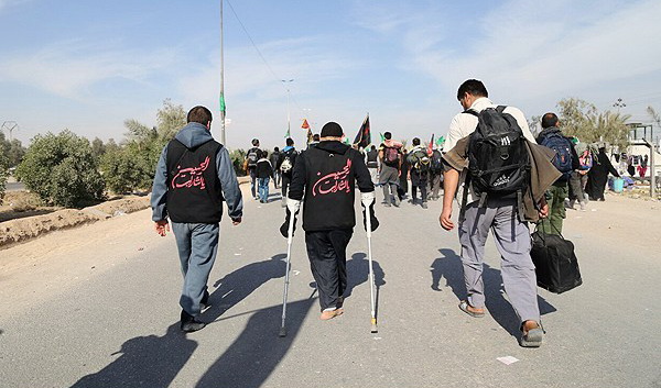 Iran's Red Crescent serves pilgrims en route Najaf, Karbala