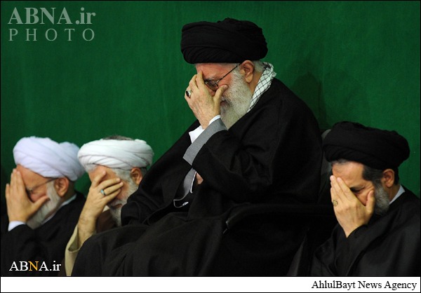 قائد الثورة يشارك في أربعينية الامام الحسين (ع) في حسينية الامام الخميني الراحل (قده) 