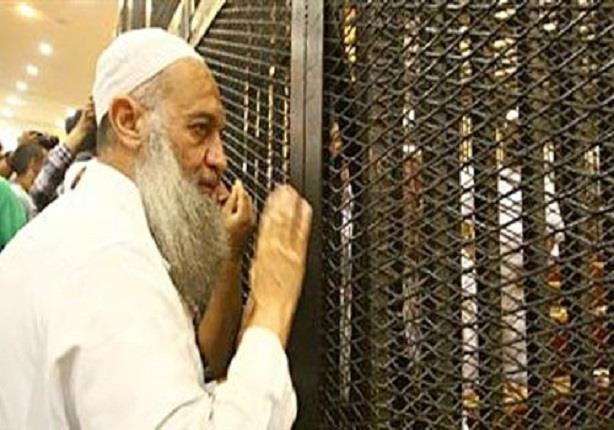 القضاء المصري يأجل محاكمة شقيق زعيم القاعدة مع 179 إخوانيا