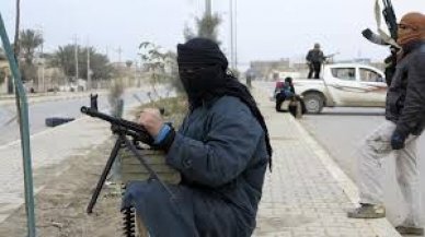 داعش يمنع اهالي الموصل من مغادرة المدينة إلا بوجود كفيل يضمن عودة المسافر خلال 10 أيام 