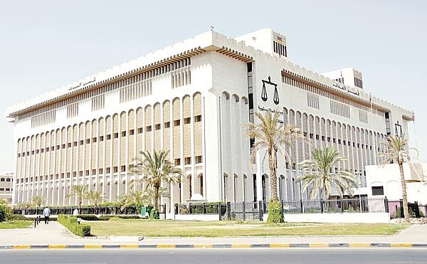 الكويت تسجن ثلاثة اشخاص بتهمة الدعوة للانضمام لداعش