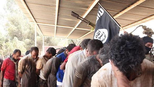 العثور على مقبرة جماعية فيها أكثر من 230 جثة أعدمهم داعش في دير الزور