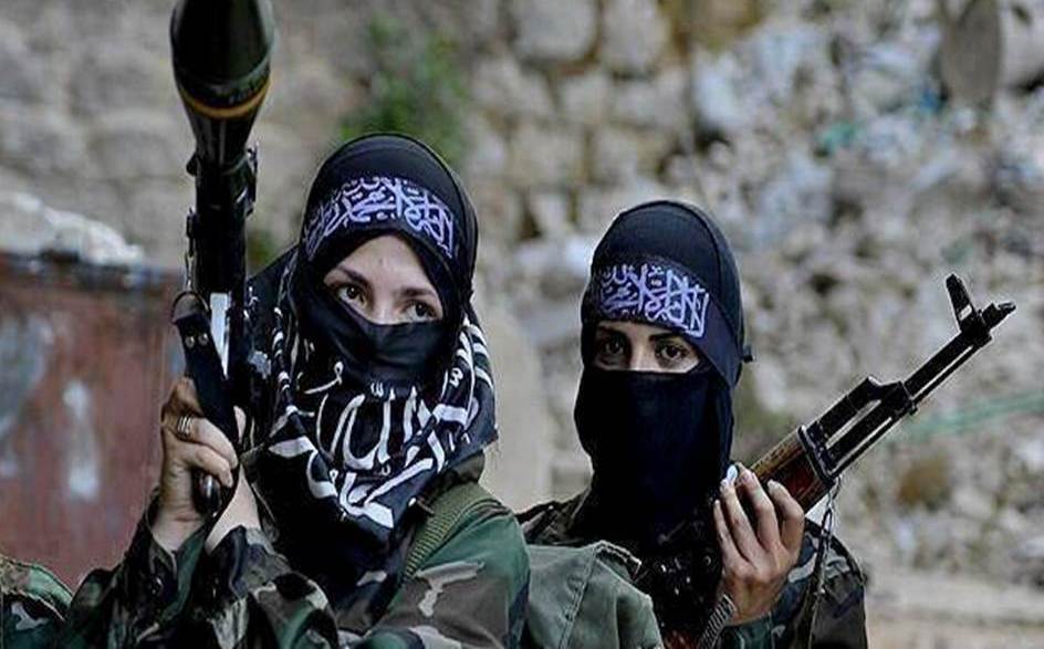 متطرفون ببريطانيا يدفعون أموالا لمراهقات للانضمام إلى داعش