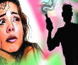 دہلی میں بھرے بازار میں خاتون ڈاکٹر پر تیزاب پھینکا گیا