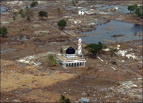 Tsunami Survivors Recall How Mosques Remained Intact + Pics
