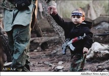 لخت جگر کودہشت گرد داعش کے ہاں یرغمال دیکھ کر ماں تڑپ اُٹھی + تصویر