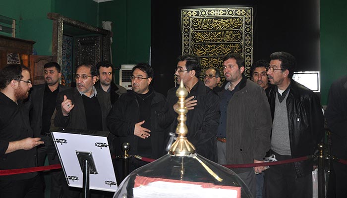 Historians Visit The Imam Hussain Shrine Museum 