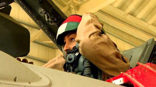 هل تسببت الإماراتية مريم المنصوري بسقوط طائرة معاذ الكساسبة؟!