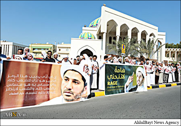علماء البحرين يعتصمون احتجاجا على اعتقال الأمين العام لجميع الوفاق ويحذرون النظام 