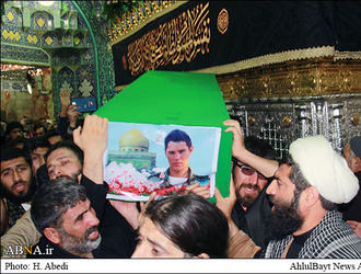 آیت اللہ العظمیٰ شبیری زنجانی کی موجودگی میں حرم حضرت زینب(س) کے محافظ کا جلوس جنازہ+ تصاویر