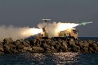 Erfolgreicher Abschuss der Küstenraketen beim Manöver im Süden Irans 