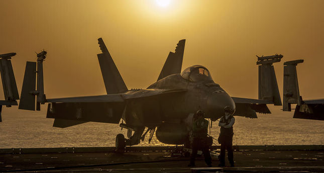 “Parlamentarios de Iraq Denuncian Flagrante Ayuda Militar de EEUU al DAESH tras Lanzamiento de Armas y Municiones desde Aviones”