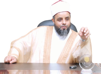 خطيب جامع العجلان في البحرين يتطاول على المرجع الديني الأعلى آية الله "السيستاني"