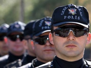 تركيا تحاكم 13 عناصرا من الشرطة في قضية "فضيحة فساد"