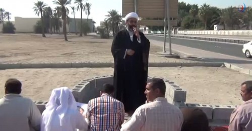 استمرار الصلاة في المساجد المهدمة رغم التصعيد الأمني ووقفة تضامنية مع الشيخ علي سلمان