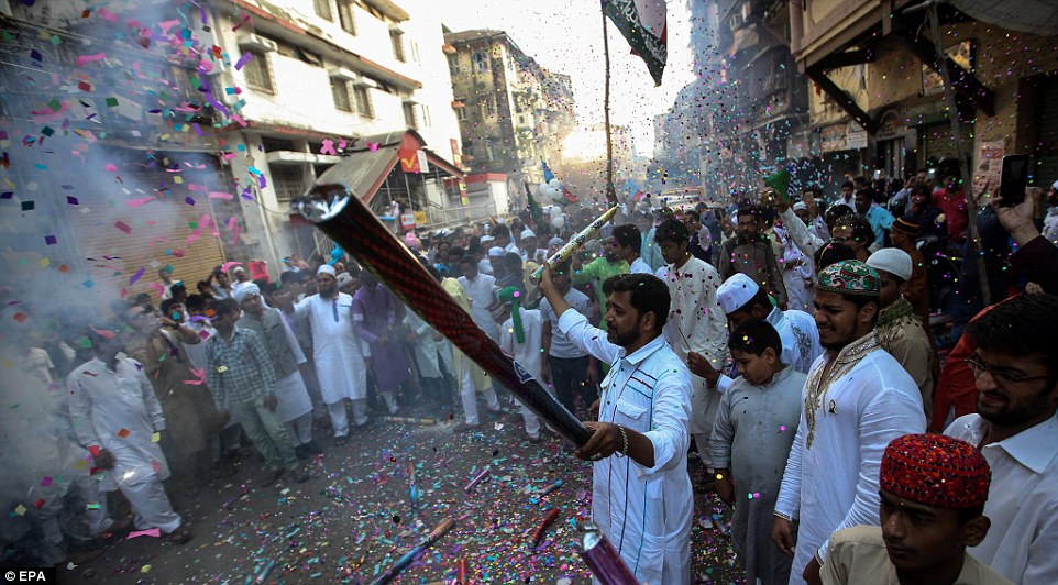 Prophet Muhammad (PBUH)'s Birthday Celebration in Mumbai-India + Pics