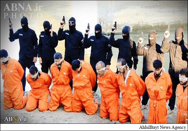 ISIS Executes 8 Iraqi Police Officers / Pics