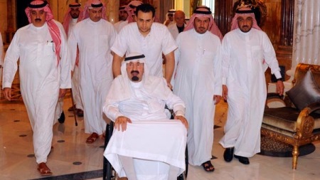 Sources arabes disent démission imminente de roi saoudien