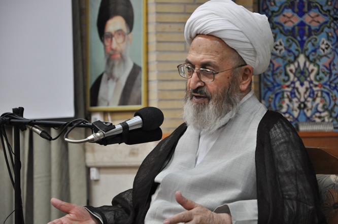 Grand Ayatollah Sobhani opposes Wahhabi ban on Prophet’s birthday celebration