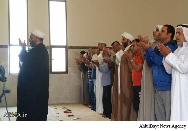 البحرينيون يقيمون الصلاة في المساجد المهدمة ويطالبون السلطات بالافراج عن الشيخ علي السلمان