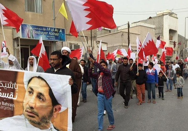 Thousands of Bahrainis Protest after Friday Prayer, demanding release of Sheikh Salman / Pics