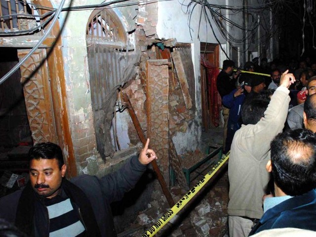 Pakistan: Bomb blast at Shiite mosque celebrating Prophet Muhammad Birthday, 8 martyred, 16 injured / Pics