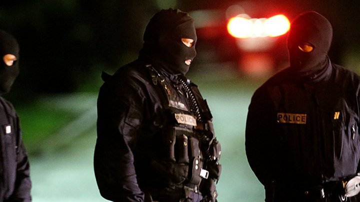 مسلح يعتقد ان له ارتباط بالارهابيين يحتجز رهائن في متجر للأطعمة اليهوية في باريس