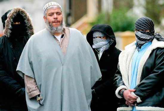 الحكم بالمؤبد على أبو حمزة المصري في الولايات المتحدة