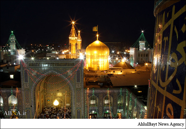 ايرلندي يعتنق الاسلام في حرم الامام الرضا (ع) ويغير اسمه من جونز الى ياسر