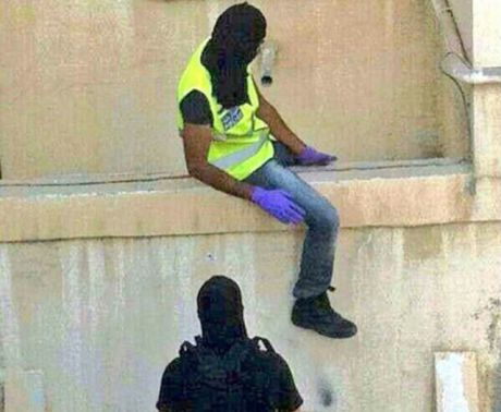 اعتقال 5 بحرينيين..وأهاليهم يؤكدون انقطاع أخبارهم منذ 10 أيام