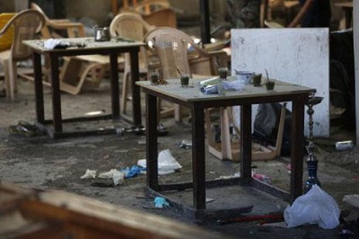“Dos Terroristas Suicidas Libaneses se han Inmolado en un Concurrido Café de la Vecindad de Yabal Mohsen en Trípoli”