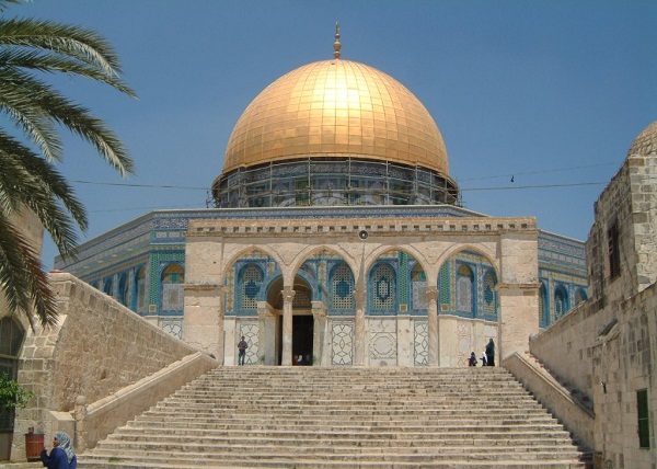 إغلاق مؤسسات إسلامية في فلسطين من قبل سلطات الاحتلال الاسرائيلية