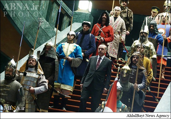 صور أردوغان مع حرسه الخاص تثير سخرية على الانترنت