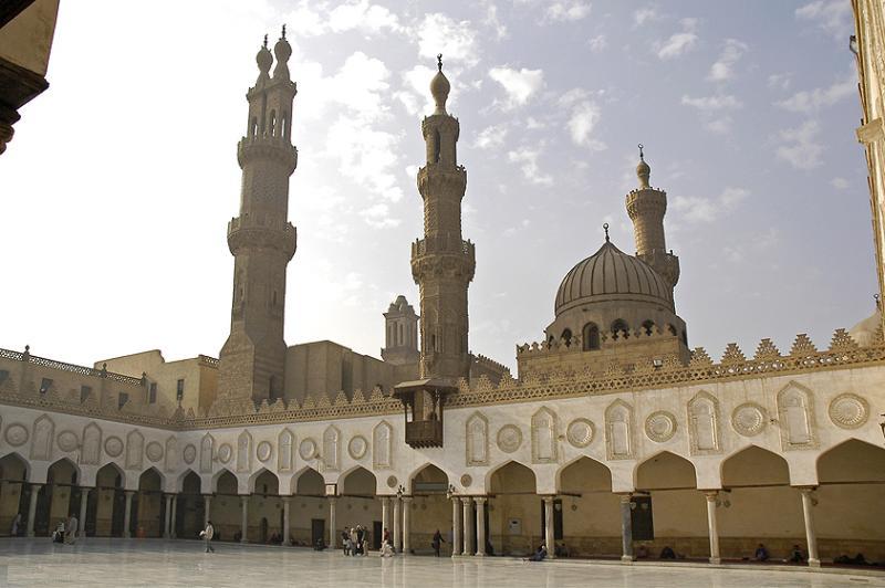 الأزهر يوجه دعوة يطالب فيها المسلمين تجاهل صور مسيئة لمقام النبي (ص) في "شارلي إبدو"