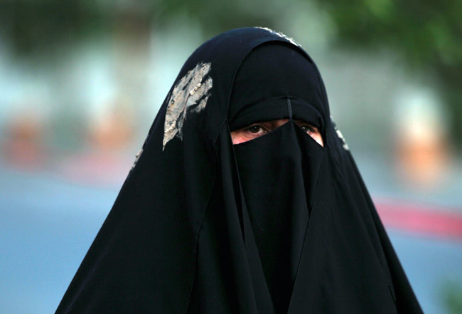  ISIS Executes 5 Men because of Wive's Hijab