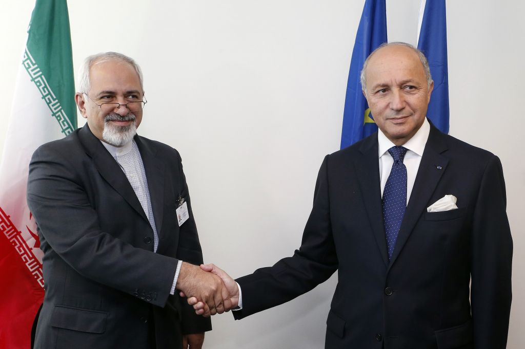 Zarif to France FM: Freedom of speech should go along freedom of thought