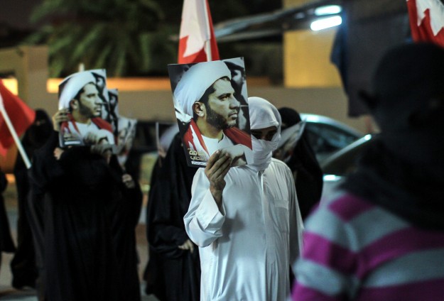 Bahrainischer Monarchen klagen  Sheikh Salman in Abwesenheit an