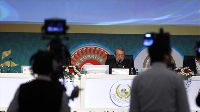 Larijani: Holy Prophet, Red Line for Muslims